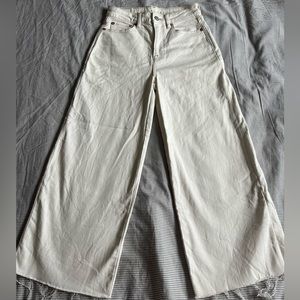 American Eagle Wide Leg Jeans. Beige/White Color. 00 Short.